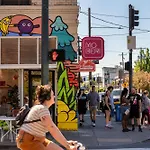 Bright Studio Apartment - Food Carts & Local Shops