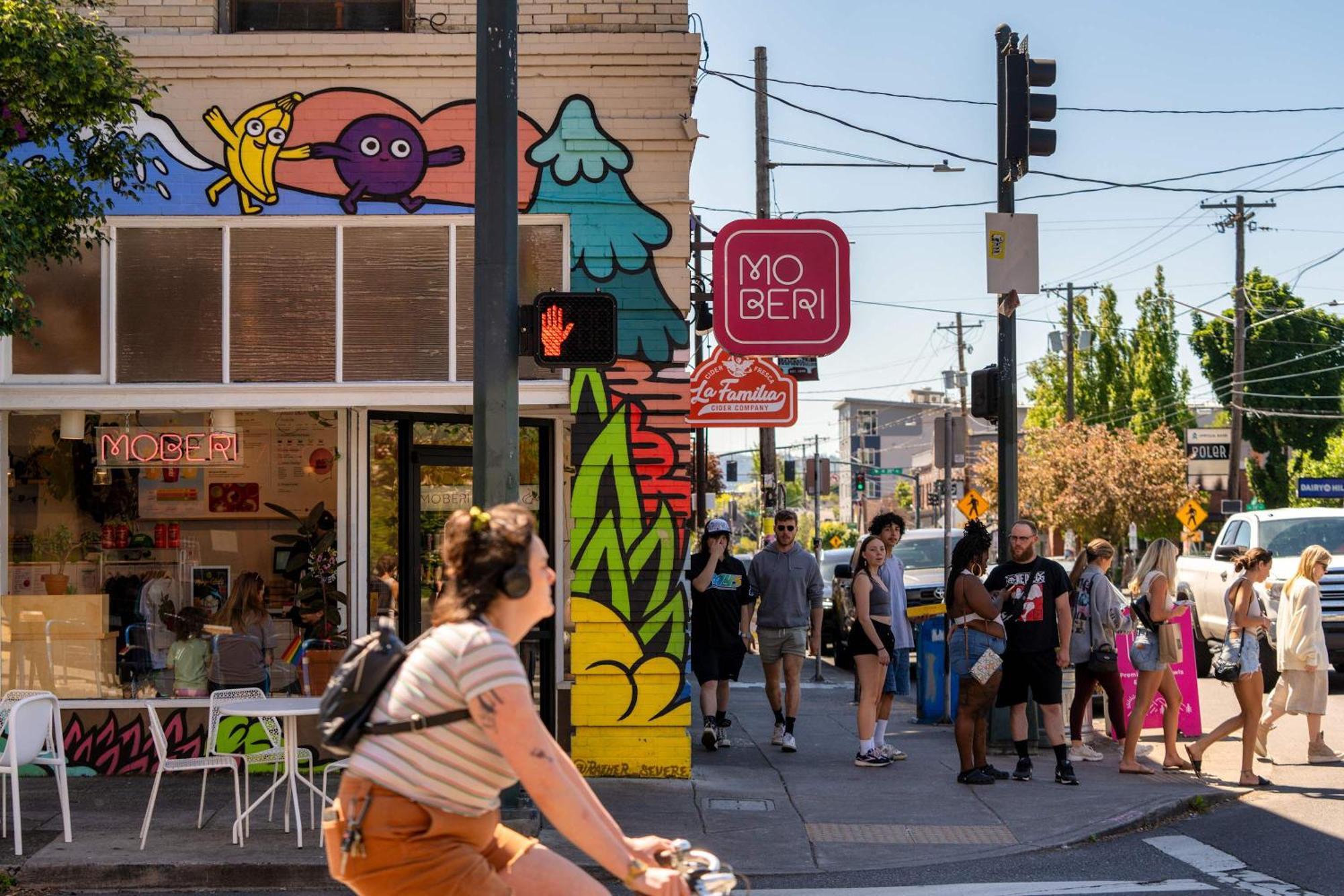 Bright - Food Carts & Local Shops Apartment Portland